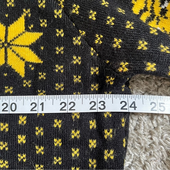 🔴 Wu-Tang Sweater Size XL Hulu x WuTang Collab Xmas Christmas Ghostface Killah - Picture 7 of 12